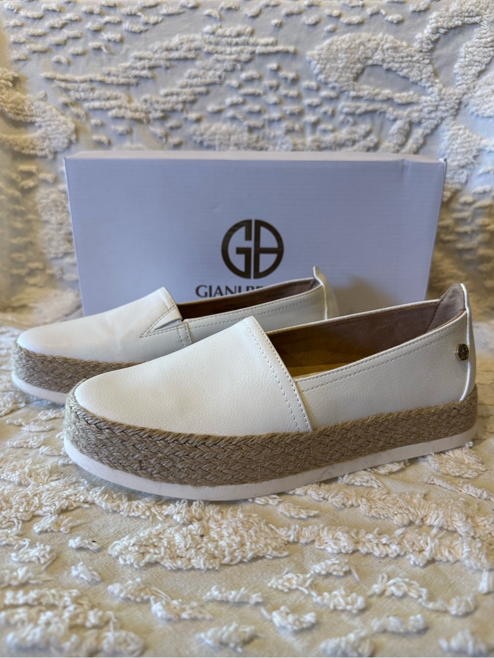 Giani Bernini White Slip-On Espadrille Flats#656